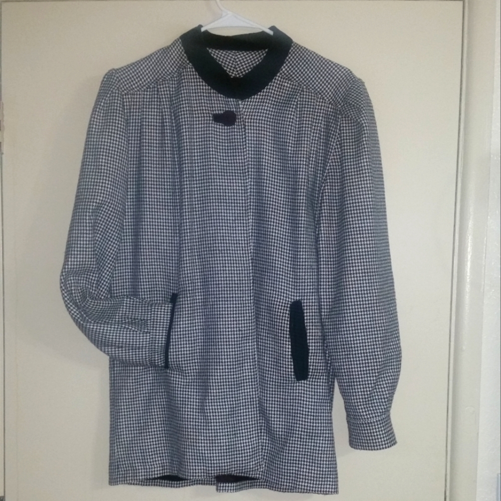 ✨️$5 Sale✨️ Checkered Womens Coat, Size 36 (8)